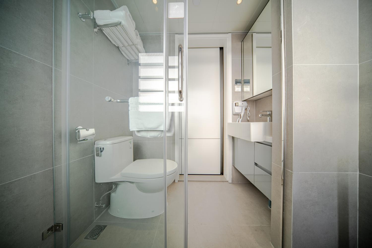 Bathroom 11