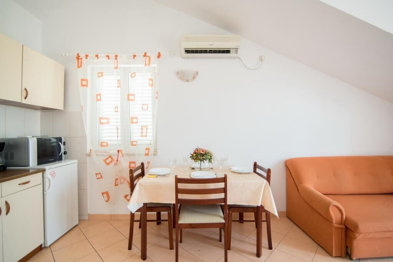 Others 5, Apartments Batinic, Supetar