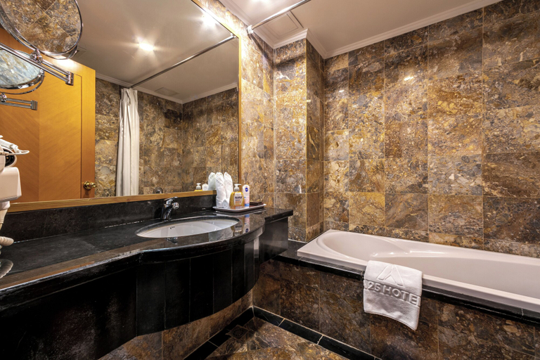 Bathroom 5, A25 - Signature Hotel, Hai Bà Trưng