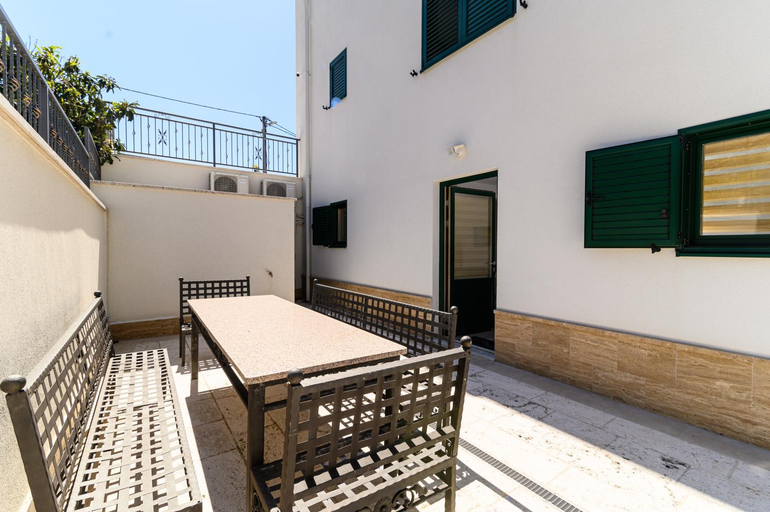 Others 4, The Place Apartments Okrug Gornji, Okrug