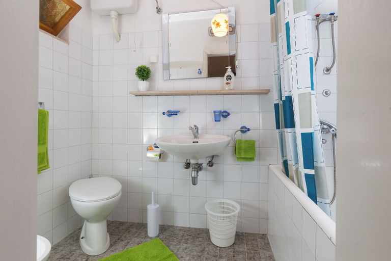 Bathroom 3, Sunset Bay Room, Dubrovnik