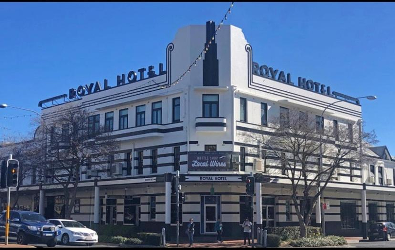 Exterior & Views 4, Royal Hotel Orange, Orange