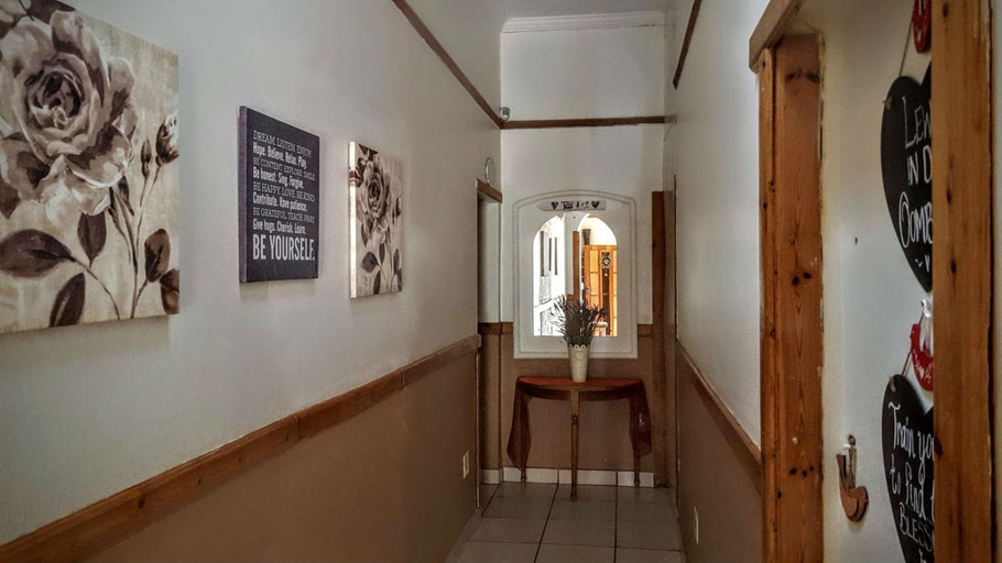 Public Area 2, Oregon Cottage, Thabo Mofutsanyane
