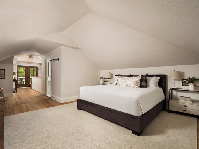 Bedroom 2, 1313 West Luxury Boutique Hotel, Anne Arundel
