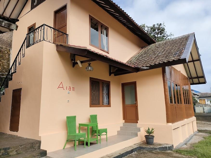 Exterior 5