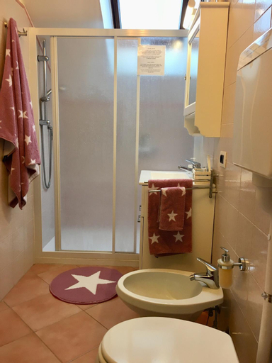 Bedroom 3, Valter's Nest, 5 min a piedi dalla spiaggia e dal centro, Genova