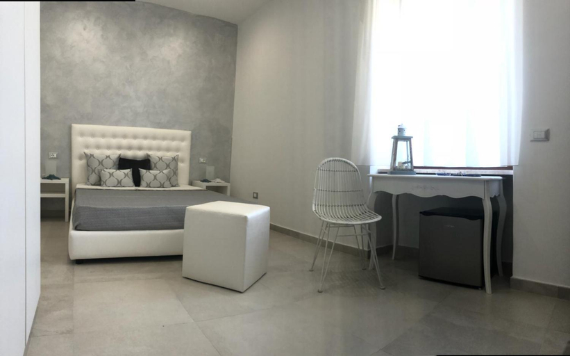 Others 4, Accanto a te - Charme Rooms, Foggia