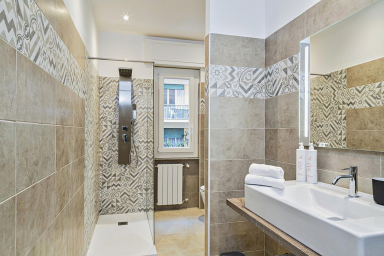 Room 5, Carignano Design 8A by Wonderful Italy, Genova
