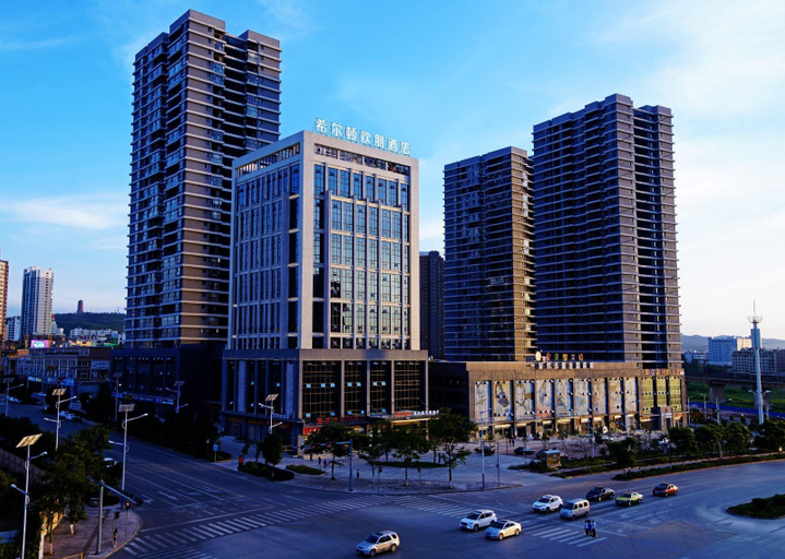 Exterior & Views