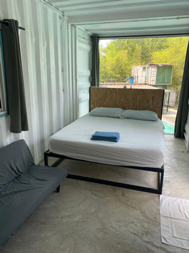 Bedroom 16