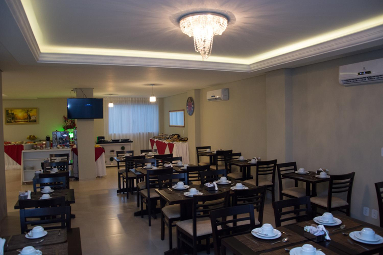 Food & Drinks 3, Pak Suites Hotel, Barreiras