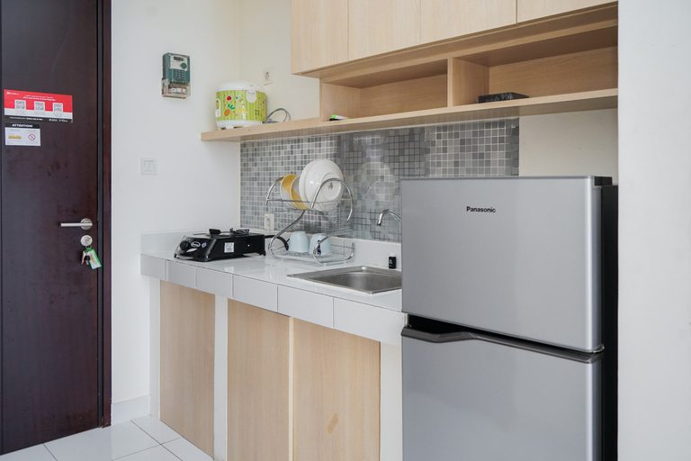 Others 3, Comfy and Elegant Studio Apartment at Casa De Parco By Travelio, Tangerang
