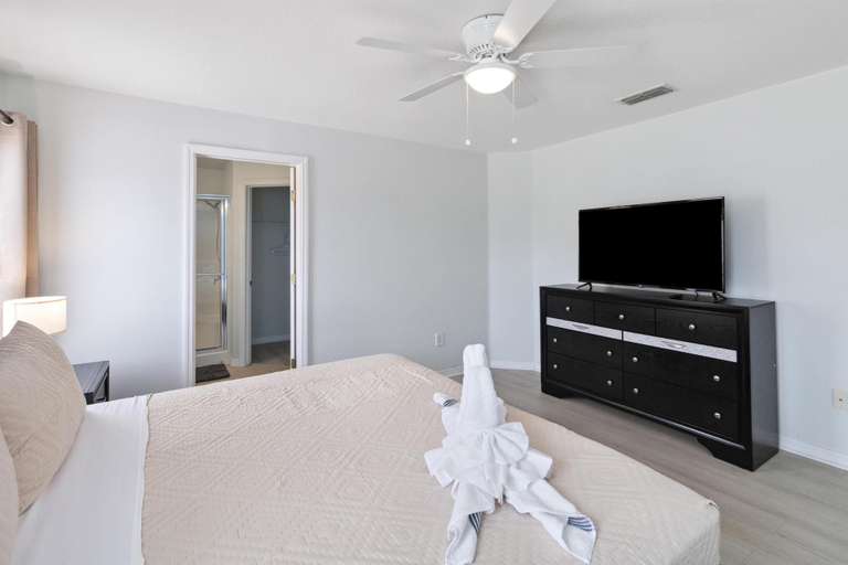 Bedroom 2, Villa del Sol, Polk