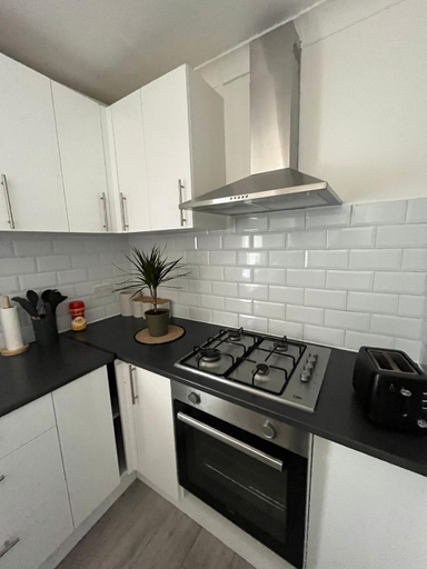 5, Park View Homestay, London