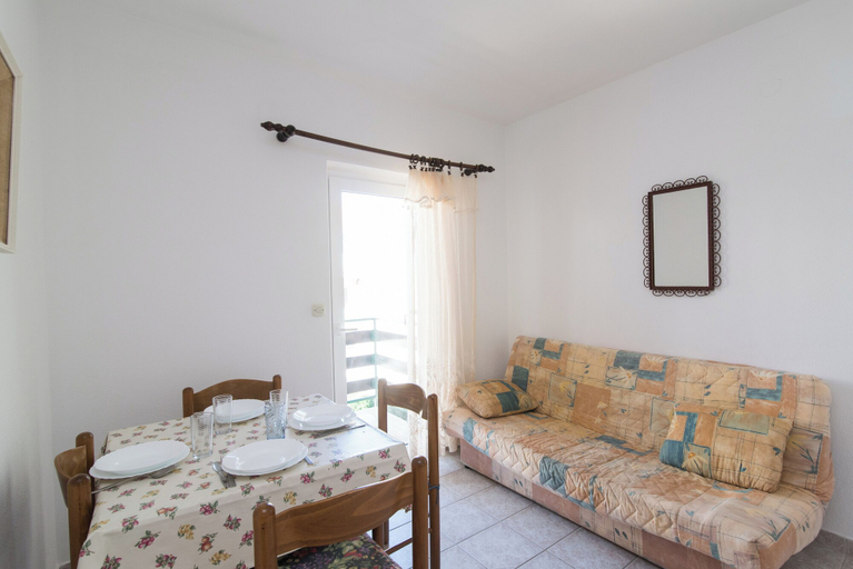 Others 4, Apartments Pinija -, Supetar