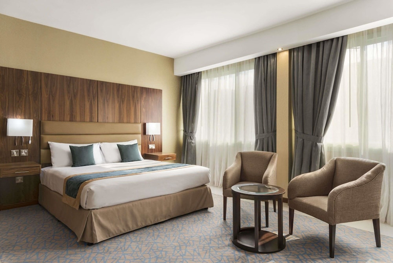 Bedroom 2, Howard Johnson by Wyndham Abu Dhabi, Abu Dhabi City
