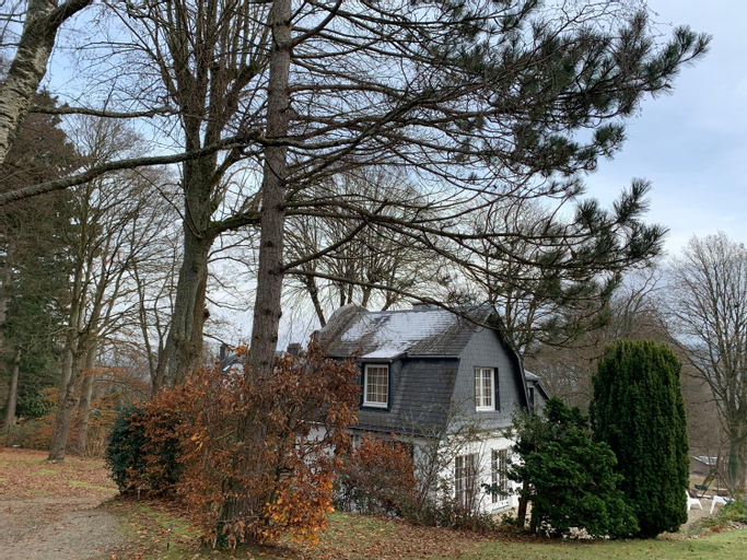 Exterior 14