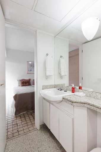 Bathroom 3, 802, Rio de Janeiro