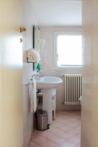 Bathroom 4, Villa Meli Lupi - Residenze Temporanee, Parma