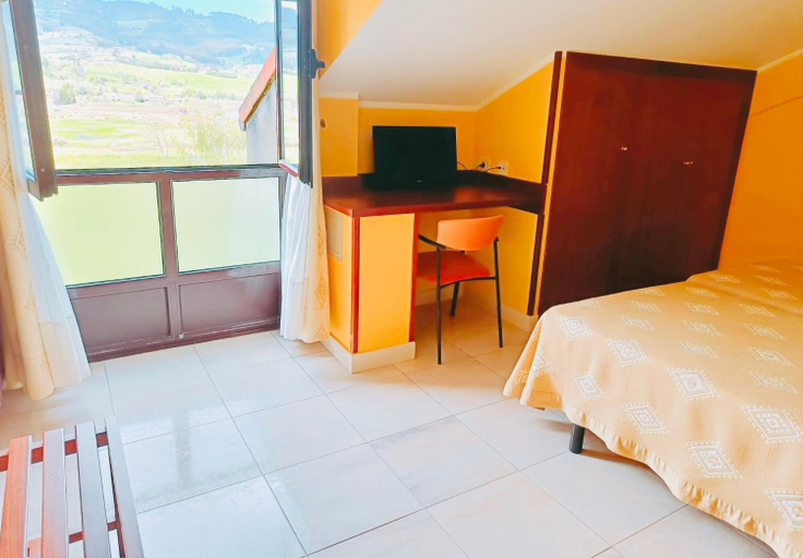 Bedroom 3, Hotel Alameda, Asturias