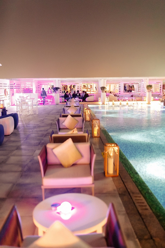 Food & Drinks 5, Media One Hotel, Dubai