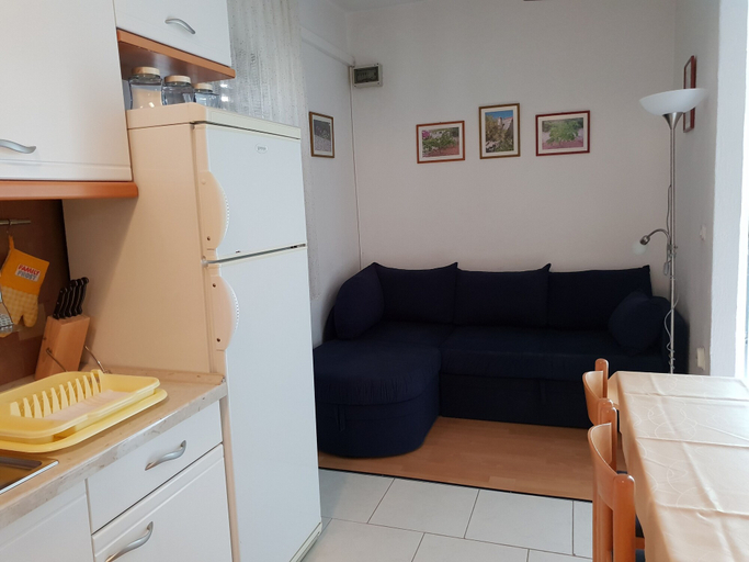 Others 4, Apartment Tereza, Sutivan