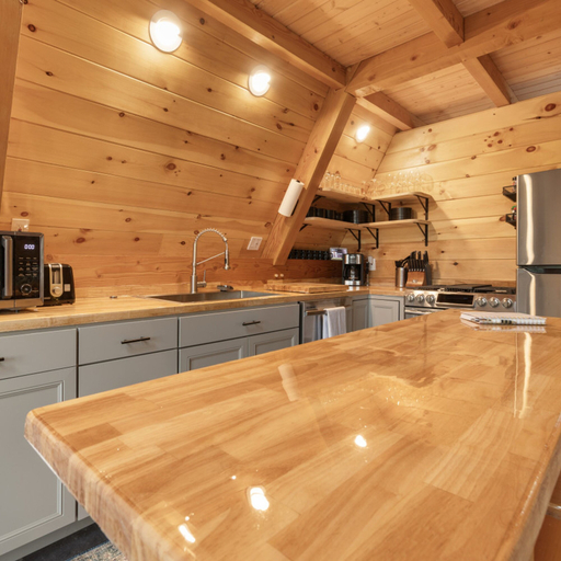 Room 5, Birch Haven Tree House Directly ON Trail, Coos