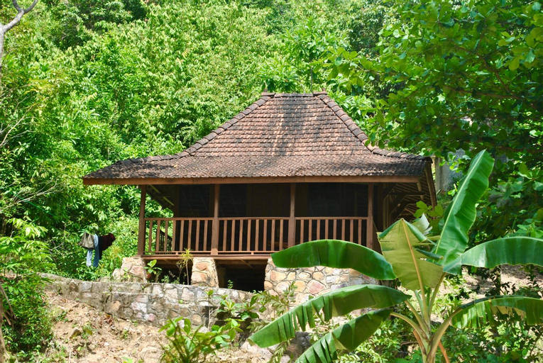 Exterior 7