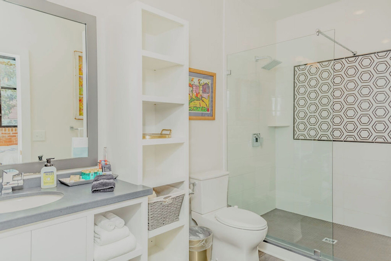 Bathroom 23