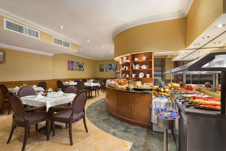 Food & Drinks 4, Howard Johnson by Wyndham Abu Dhabi, Abu Dhabi City