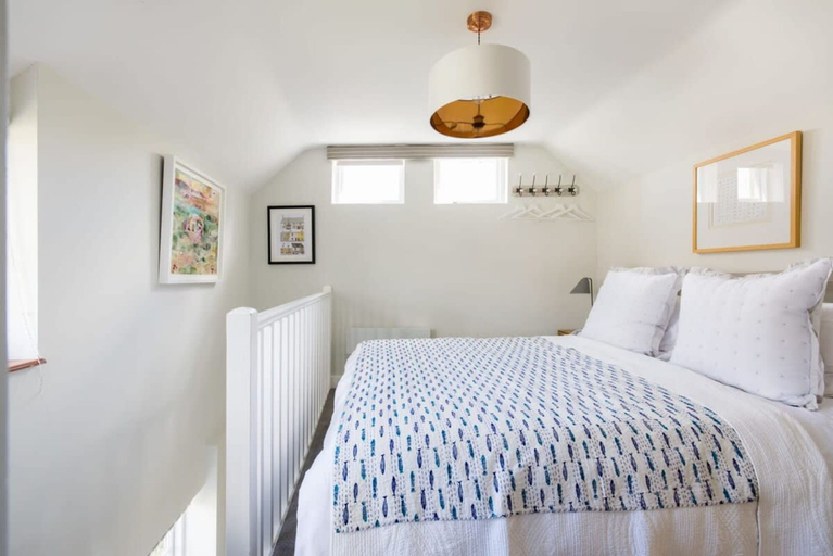 Bedroom 2, Lavender Folly - Cosy Accommodation Alresford, Hampshire
