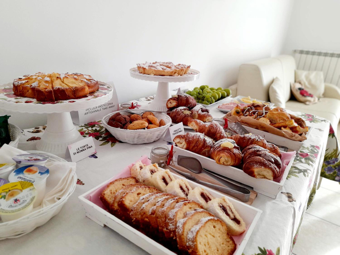 Food & Drinks 5, Incanto di luna B&b Family Rooms, Foggia