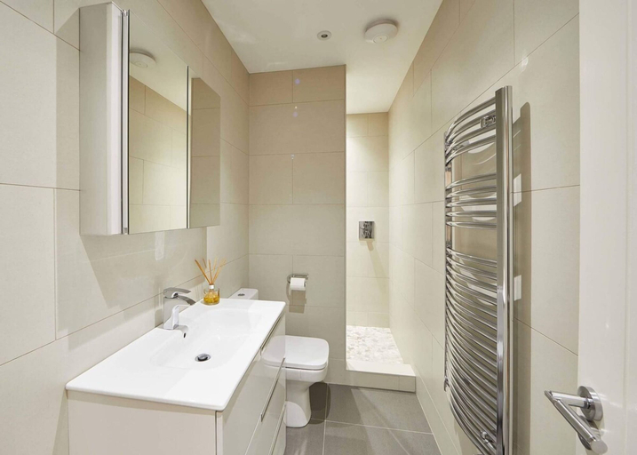 Bathroom, Host Stay Lowcross Cottage, Redcar and Cleveland