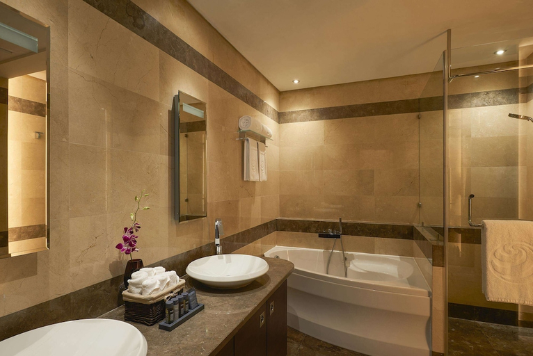 Bathroom 5, Safir Fintas Kuwait Hotel