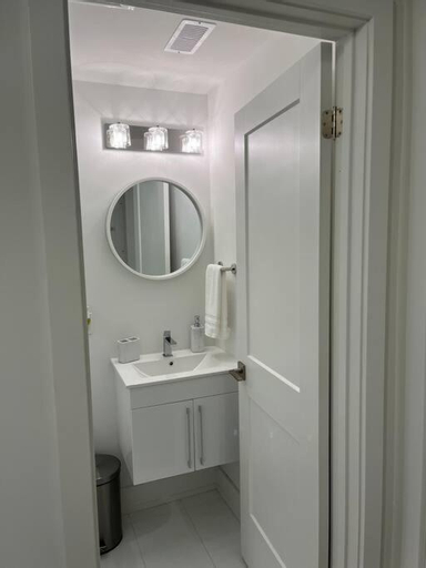 Bedroom 4, Lovely one bedroom condo with free parking, Niagara
