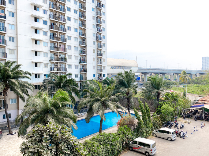 Exterior & Views, Warm and Cozy 2BR Mutiara Bekasi Apartment By Travelio, Bekasi