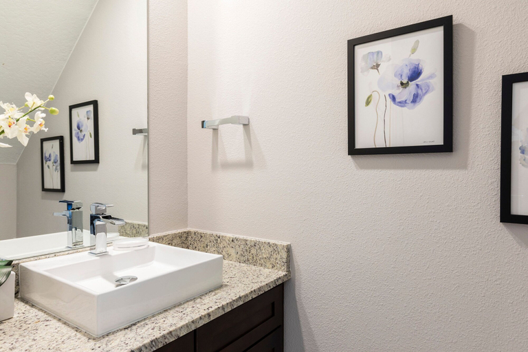 Room 4, 4 BR 4 BA Full Kitchen A C 5min Disneyworld, Osceola