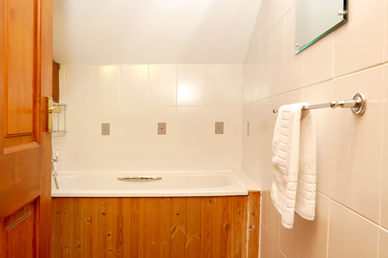 Bathroom, Poppythorn Cottage at Lovelady Shield, Cumbria
