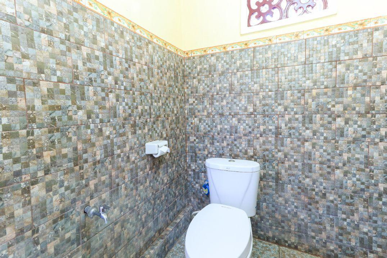 Bathroom 10