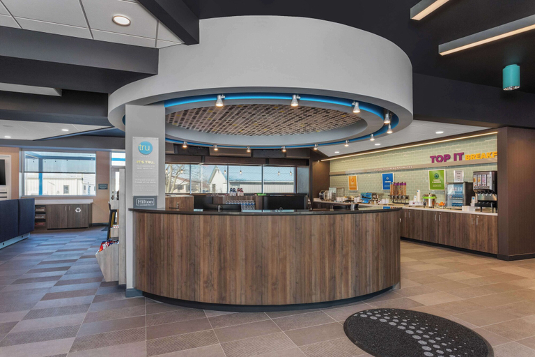 Others 5, Tru By Hilton Janesville, Rock