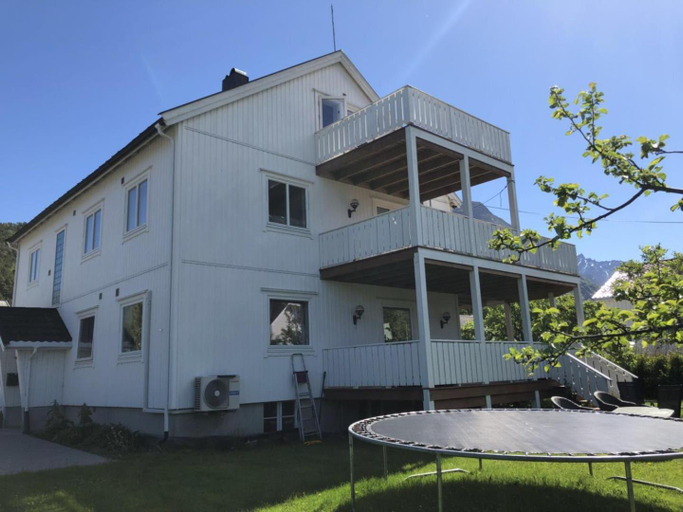 Others 4, guesthouse -Andalsnes, Rauma