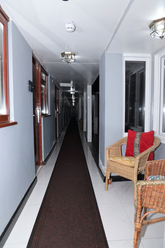 Others 4, 4 Sisters Inn, Essex