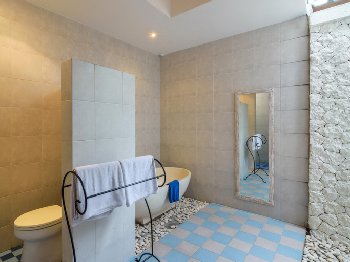 Bathroom 15
