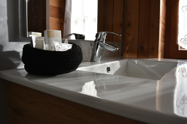 Bathroom 3, Edelweiss Hotel Champoluc, Aosta