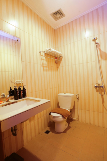 bathroom 5