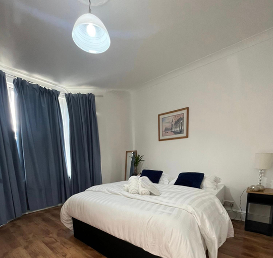 4, Park View Homestay, London