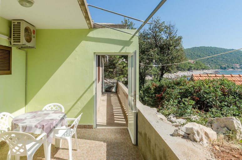Others 5, Seafront Apartments Olivera, Blato