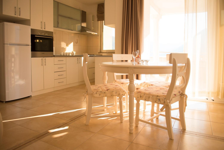 Others 2, Fashion Beach Apartments