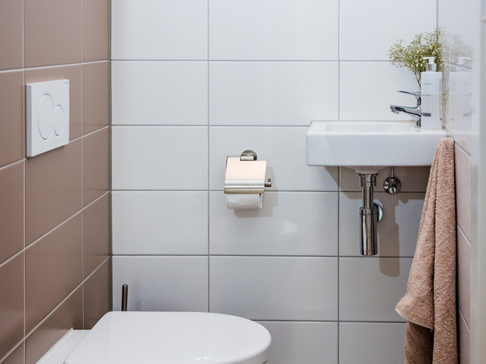 Bathroom 3, Spacious Holiday Home in Voorhuizen With Terrace, Barneveld