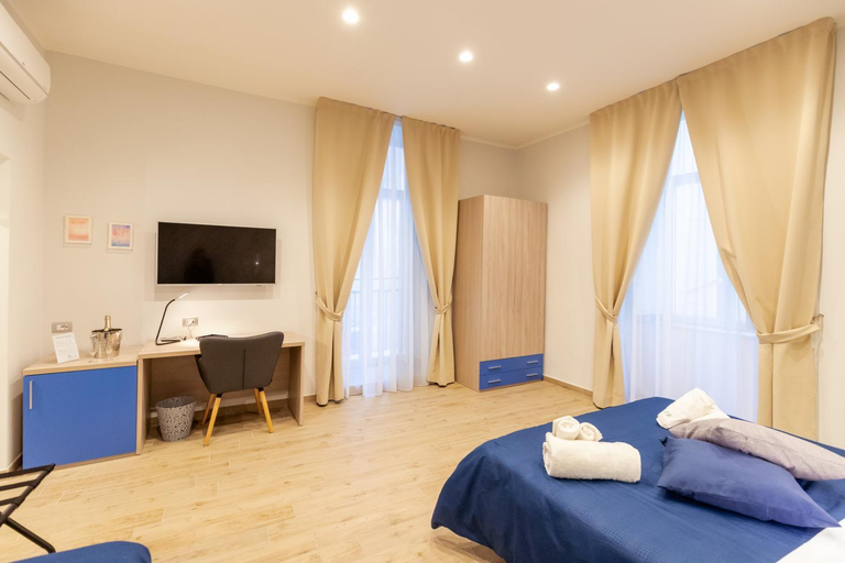 Bedroom 2, Toledo Rose, Napoli